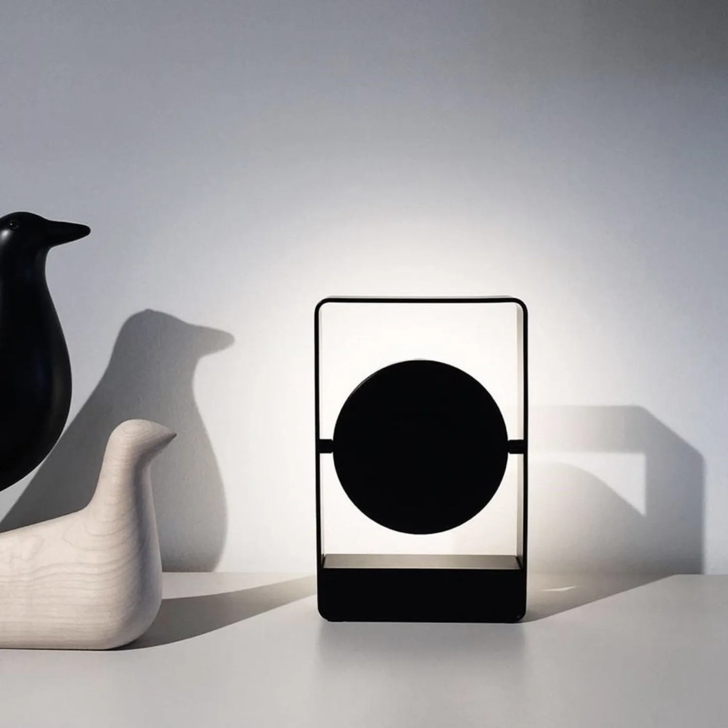 case furniture | mouro portable table lamp | black