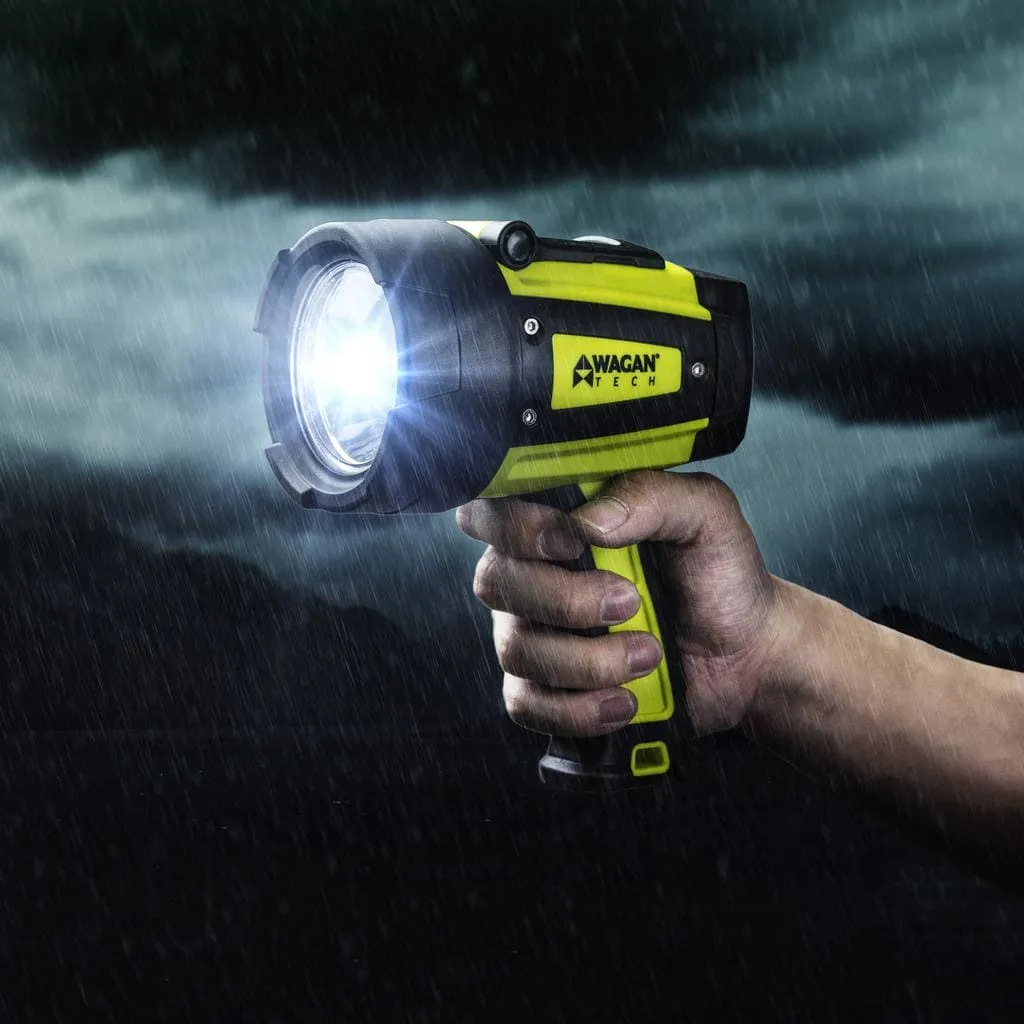 Wagan Tech Wireless and Waterproof LED Flashlight. With a powerful 1 000-lumen light beam, this flashlight offers exceptional visibility in any situation.-474888